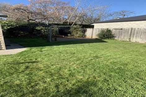 Photo of property in 354 Memorial Avenue, Burnside, Christchurch, 8053