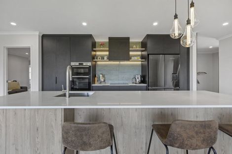 Photo of property in 10 Kararaina Close, Whalers Gate, New Plymouth, 4310