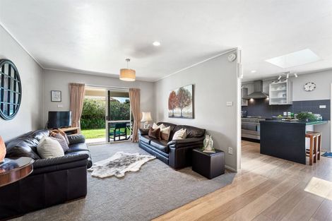 Photo of property in 4 Caversham Drive, Torbay, Auckland, 0630