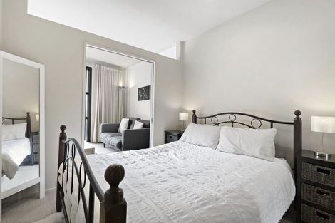 Photo of property in Atrium Towers, 1n/154 The Terrace, Wellington Central, Wellington, 6011