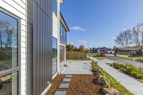 Photo of property in 2 Kanono Way, Helensville, 0800