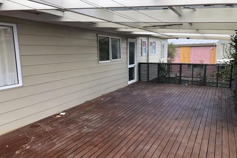 Photo of property in 23 Aniseed Grove, Timberlea, Upper Hutt, 5018