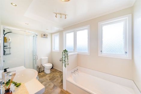 Photo of property in 22 Rhodes Drive, Kelvin Grove, Palmerston North, 4414