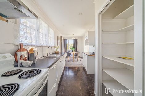 Photo of property in 5 Holly Grove, Maungaraki, Lower Hutt, 5010