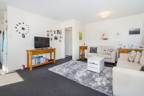 Photo of property in 1/43 Seaton Road, Murrays Bay, Auckland, 0630