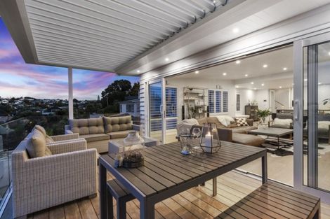 Photo of property in 9 Commodore Parry Road, Castor Bay, Auckland, 0620