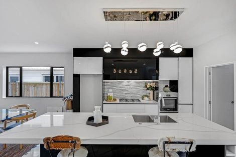 Photo of property in 2 Ritetai Street, Clarks Beach, 2122