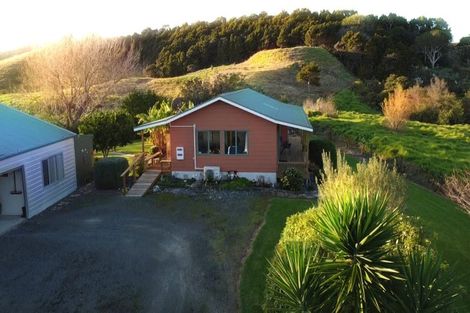 Photo of property in 7 Te Opi Road East, Whakapirau, Maungaturoto, 0583