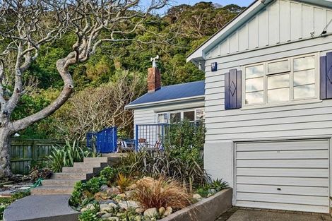 Photo of property in 341 Muritai Road, Eastbourne, Lower Hutt, 5013