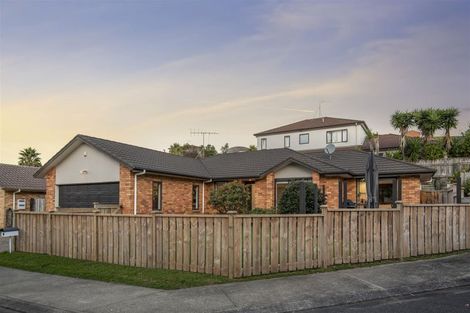 Photo of property in 24 Lomas Way, Albany, Auckland, 0632