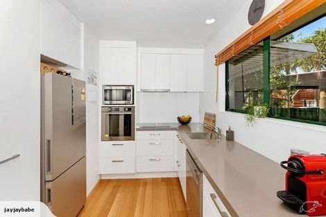 Photo of property in 5b Dundale Avenue, Blockhouse Bay, Auckland, 0600
