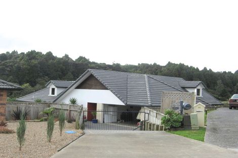 Photo of property in 30 Norman Close, The Gardens, Auckland, 2105