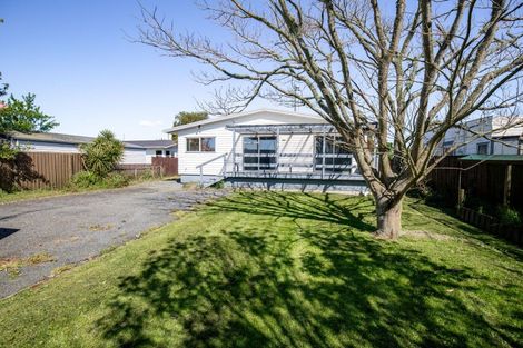 Photo of property in 15 Orchard East Road, Ngatea, 3503