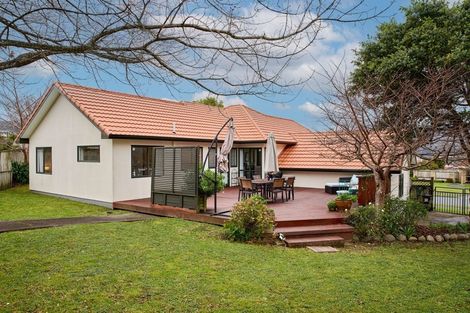 Photo of property in 2 Birkinshaw Grove, Riverstone Terraces, Upper Hutt, 5018