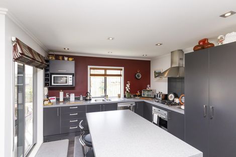 Photo of property in 23a Rosalie Terrace, Kelvin Grove, Palmerston North, 4414