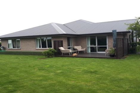 Photo of property in 8 Churchill Drive, Rangiora, 7400