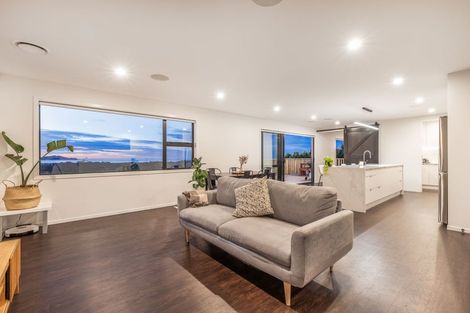 Photo of property in 94 Kotare Street, Waikanae, 5036