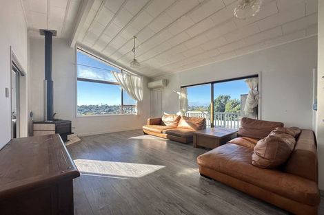 Photo of property in 46 Target Road, Totara Vale, Auckland, 0629