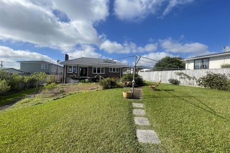 Photo of property in 90 Roberts Road, Te Atatu South, Auckland, 0610