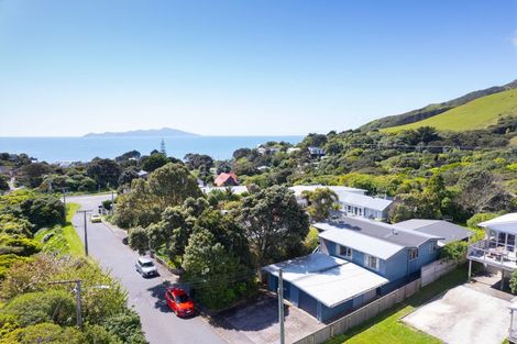 Photo of property in 9 Toenga Road, Pukerua Bay, 5026