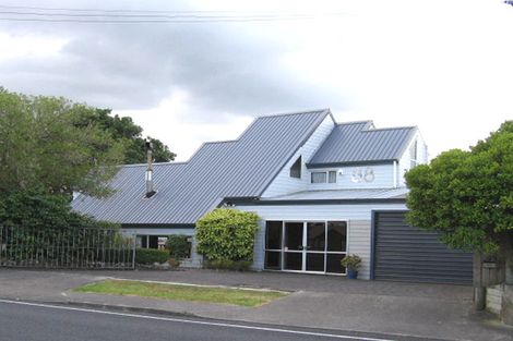 Photo of property in 88 Luckens Road, West Harbour, Auckland, 0618