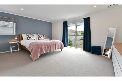 Photo of property in 6 Onekura Street, Red Beach, 0932