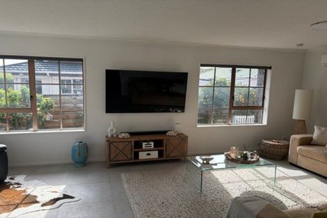 Photo of property in 16 Richmond Avenue, Waikanae, 5036