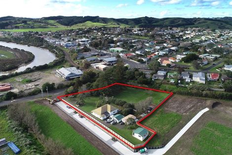 Photo of property in 1 Mill Road, Helensville, 0800