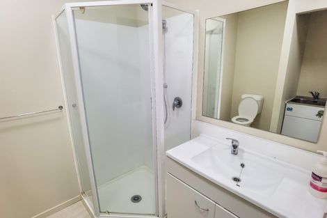 Photo of property in 9/242 Great North Road, Henderson, Auckland, 0612