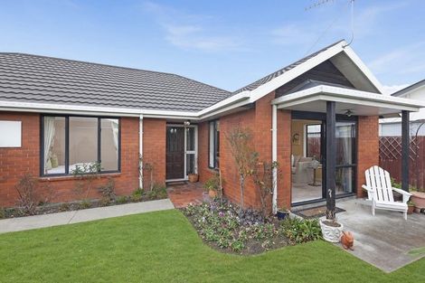 Photo of property in 2/27 Waimairi Road, Upper Riccarton, Christchurch, 8041