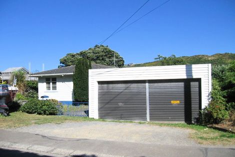 Photo of property in 98 Melbourne Road, Island Bay, Wellington, 6023