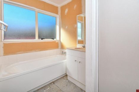 Photo of property in 5 Woodlark Close, Weymouth, Auckland, 2103