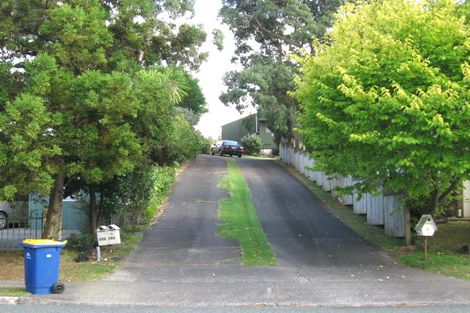 Photo of property in 11 John Downs Drive, Browns Bay, Auckland, 0630