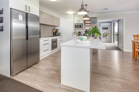 Photo of property in 24 Tokerau Crescent, Pukekohe, 2120