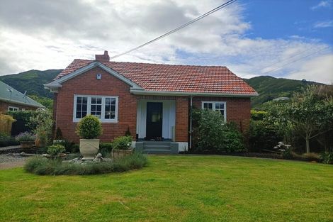 Photo of property in 6 Bell Road, Waiwhetu, Lower Hutt, 5010