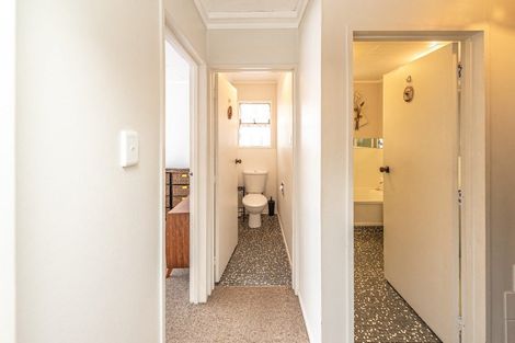 Photo of property in 102 Hinau Street, Castlecliff, Whanganui, 4501