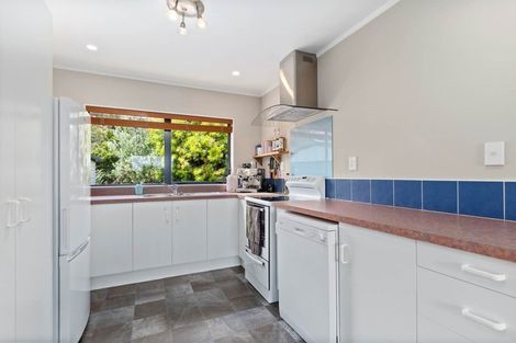 Photo of property in 90 Collingwood Road, Waiuku, 2123