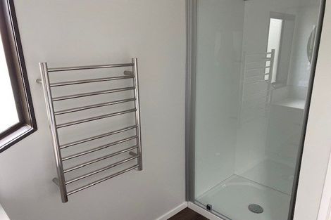 Photo of property in 2/12 Bradbury Road, Botany Downs, Auckland, 2010