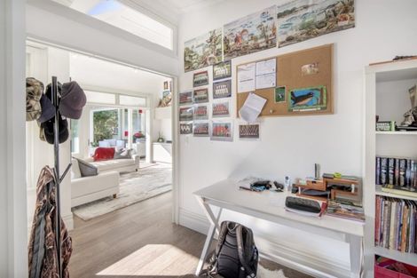 Photo of property in 4 Bath Street, Devonport, Auckland, 0624