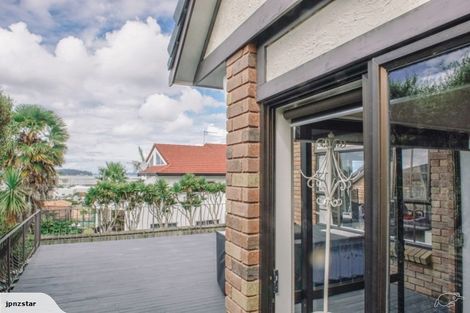 Photo of property in 2 Clearwater Cove, West Harbour, Auckland, 0618