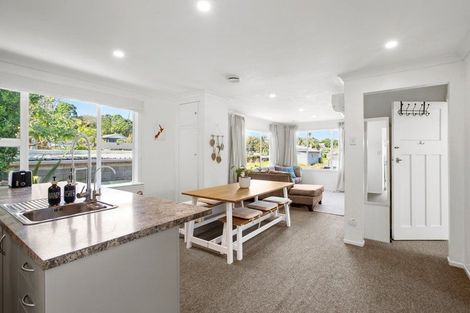 Photo of property in 10 Parris Street, Moturoa, New Plymouth, 4310