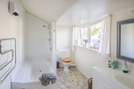 Photo of property in 140 Perth Street, Holmes Hill, Oamaru, 9401