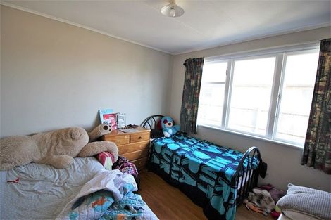 Photo of property in 12 Yeats Crescent, Fairfield, Hamilton, 3214