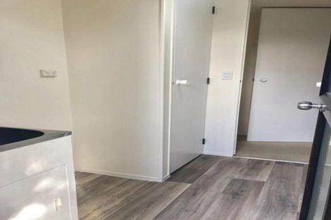 Photo of property in 2/21 Sarajevo Place, Massey, Auckland, 0614