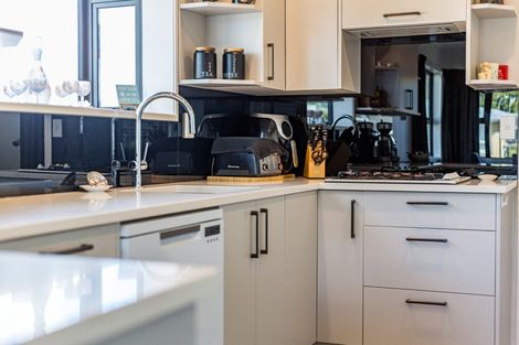 Photo of property in 21 Bonnie Glen Crescent, Ebdentown, Upper Hutt, 5018