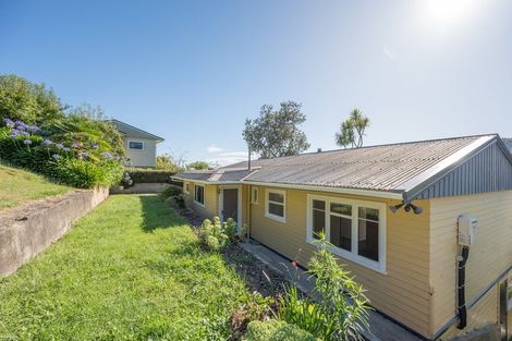 Photo of property in 16 Thompson Terrace, Toi Toi, Nelson, 7010