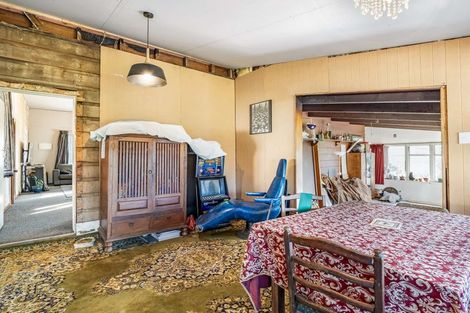 Photo of property in 19 Milne Street, Hunterville, 4730