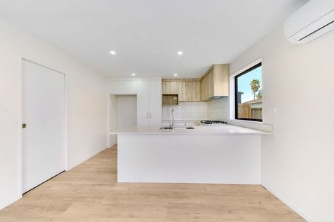Photo of property in 60c Heybridge Street, Manurewa, Auckland, 2102