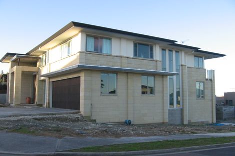 Photo of property in 24 Courtneys, West Harbour, Auckland, 0618