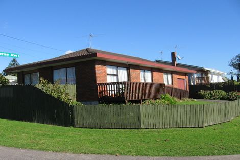 Photo of property in 1/60 Flanshaw Road, Te Atatu South, Auckland, 0610